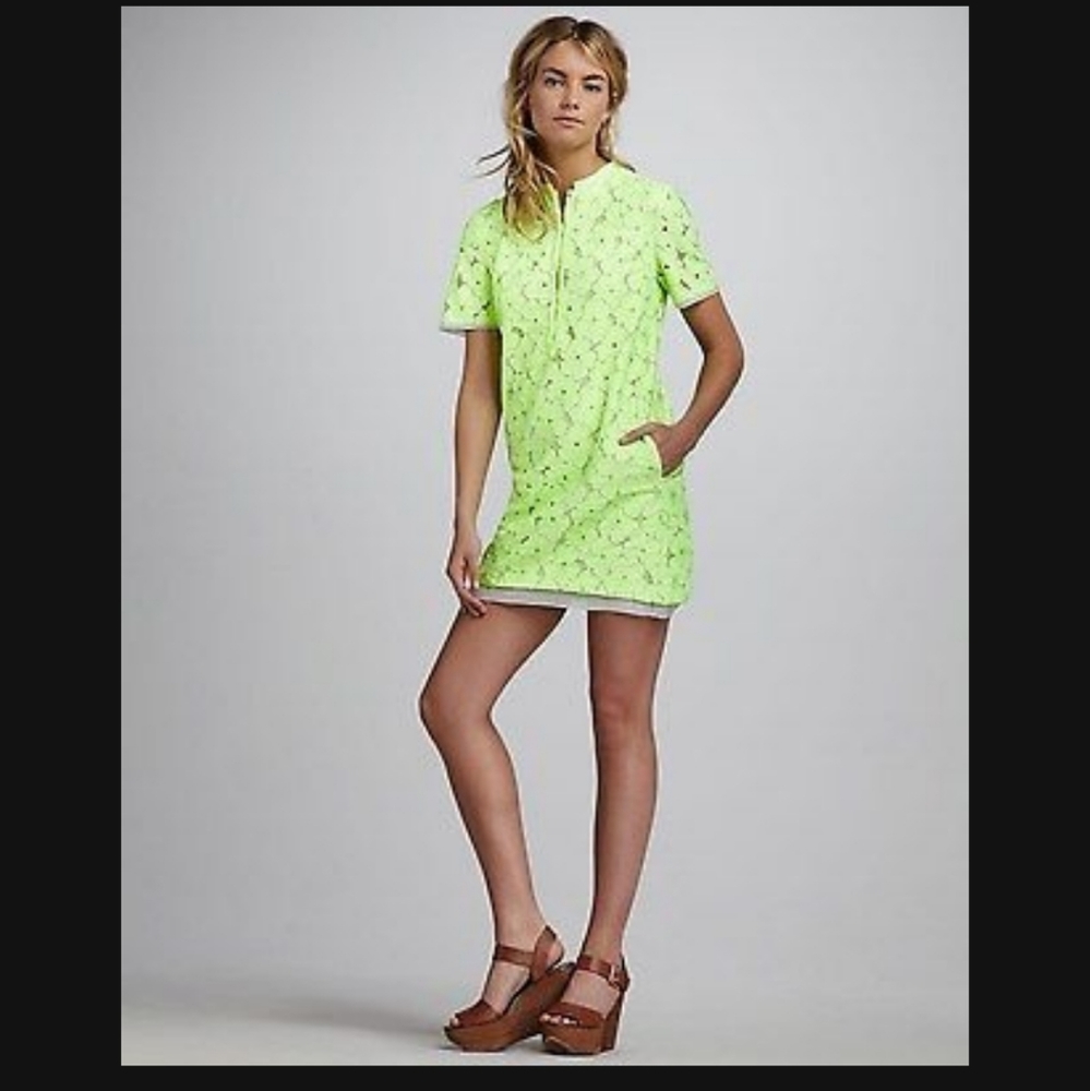 Diane Von Furstenberg Warner dress neon green lace flowers size 0